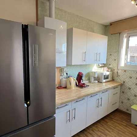 Holiday home Maison Avec Jardin, Centre-ville, Proche Plage, 6 Pers. - Fr-1-701-50